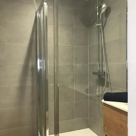 Le Larbaud - Hypercentre - Clim - Thermes- Rdc Appartement